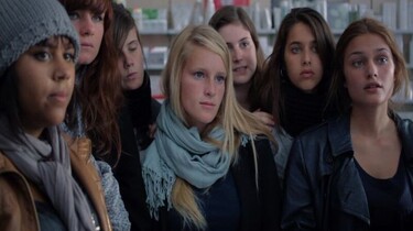 Szenenbild: Gruppenbild von 7 Mädchen