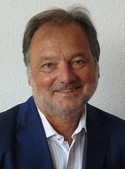 Portr&auml;t Reinhold T. Sch&ouml;ffel