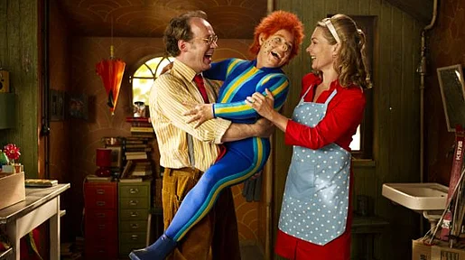 Szenenbild: Das Sams mit Herrn und Frau Taschenbier, lachend