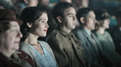 Szenenbild: Zuschauer im Kino im Close-Up