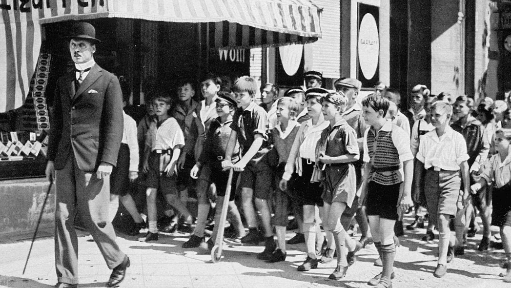 Emil und die Bande stellen den Taschendieb