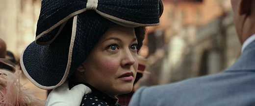 Polly dreht sich um, ihr Gesicht gro&szlig;