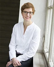 Portr&auml;t Dr. Astrid S&eacute;ville