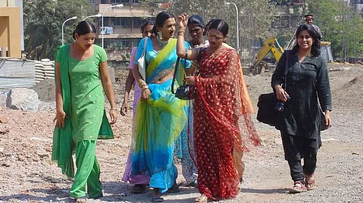 Szenenbild: Eine Gruppe indischer Frauen