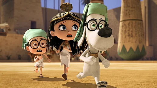Szenenbild: Mr. Peabody, gefolgt von seinen Freunden, läuft auf einem Platz