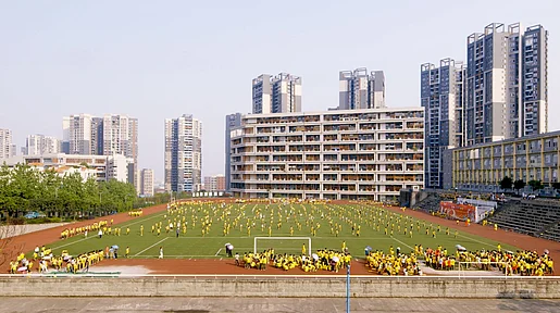 Ein Sportplatz in einer chinesischen Stadt.