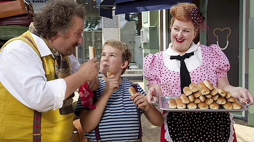Szenenbild: Die Familie mit vielen Hot Dogs
