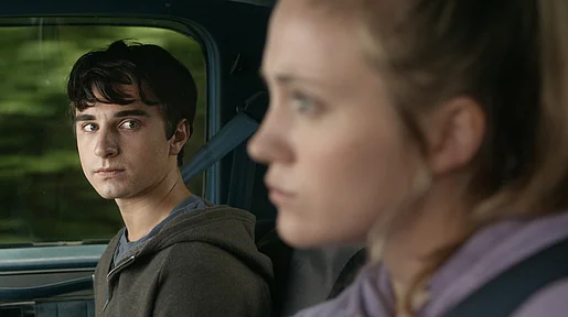 Szenenbild: Mike und Miranda im Auto