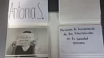 Seite eines Fotoalbums von Antonia &uuml;ber Geschlechterungleichheit in spanischer Sprache