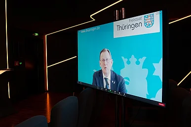 Ministerpr&auml;sident Bodo Ramelow auf Bildschirm