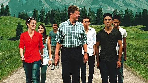 Der Lehrer, Herr Zink, macht mit seinen Schülern einen Ausfl8ug in die Berge. 