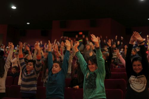 Foto von Kindern im Kino